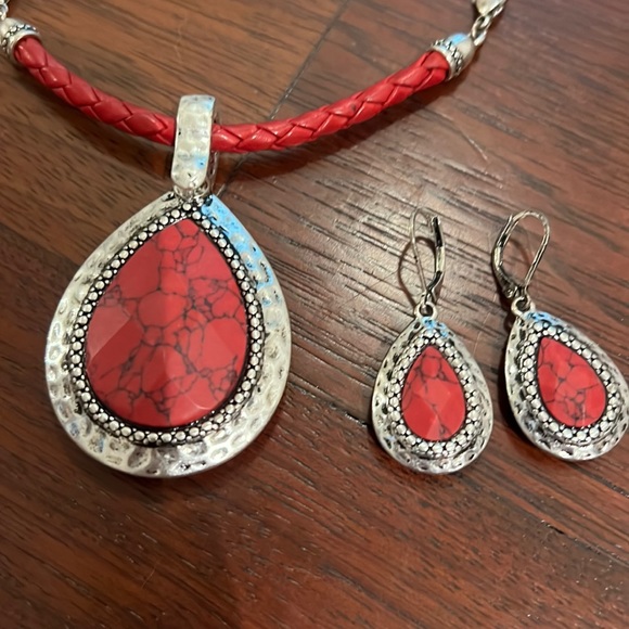Premier Designs Reversible Necklace & Earrings Set - Picture 2 of 4